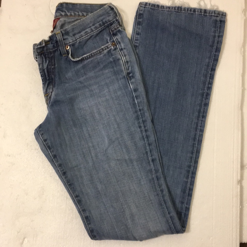 Lucky Brand faded jean. Size 2/26